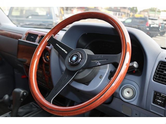 TOYOTA LANDCRUISER PRADO 2000 Image 31