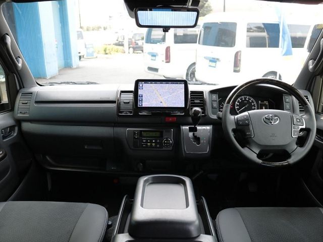 TOYOTA HIACE VAN 2WD 2023 Image 31