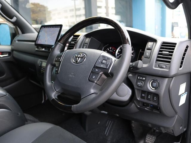 TOYOTA HIACE VAN 2WD 2023 Image 31