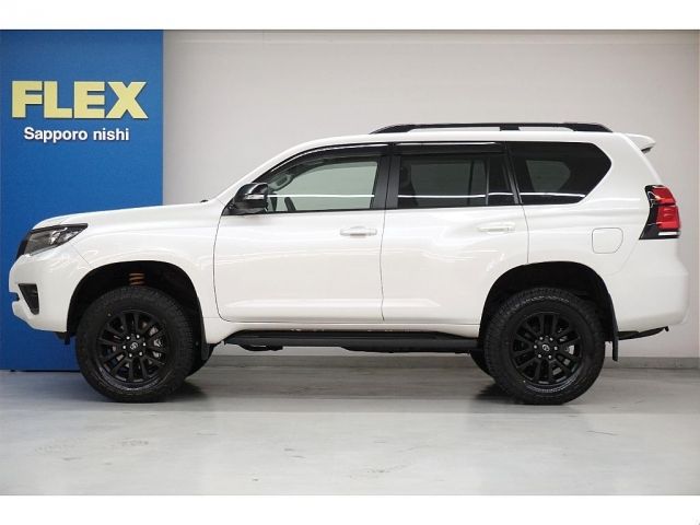 TOYOTA LANDCRUISER PRADO 2023 Image 31