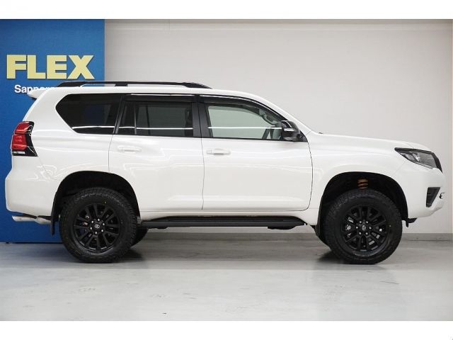 TOYOTA LANDCRUISER PRADO 2023 Image 31