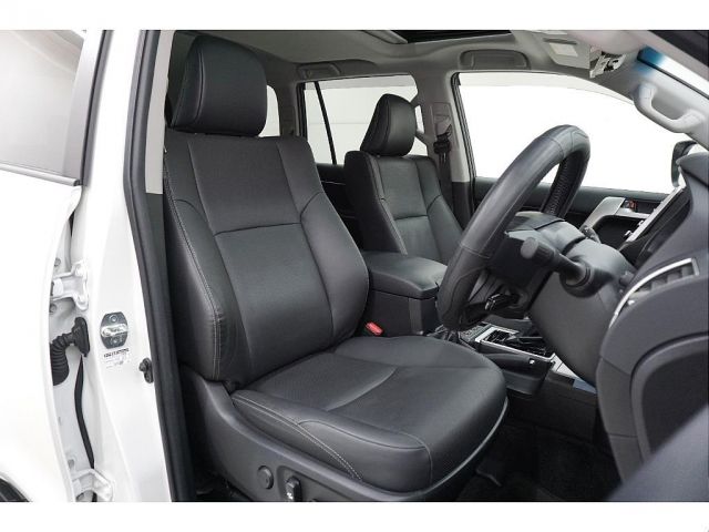 TOYOTA LANDCRUISER PRADO 2023 Image 31