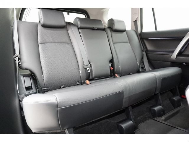 TOYOTA LANDCRUISER PRADO 2023 Image 31