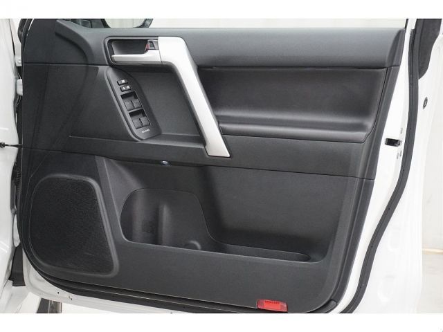 TOYOTA LANDCRUISER PRADO 2023 Image 31