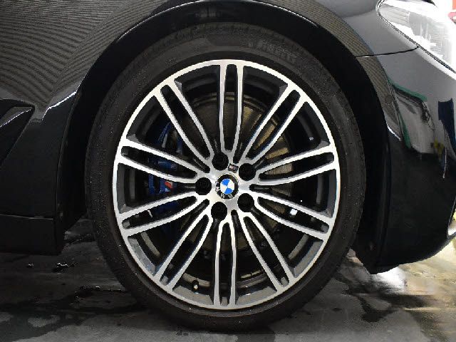 BMW 5SERIES SEDAN 2019 Image 31