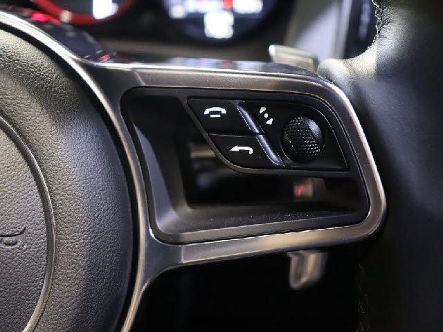 PORSCHE MACAN 2017 Image 31