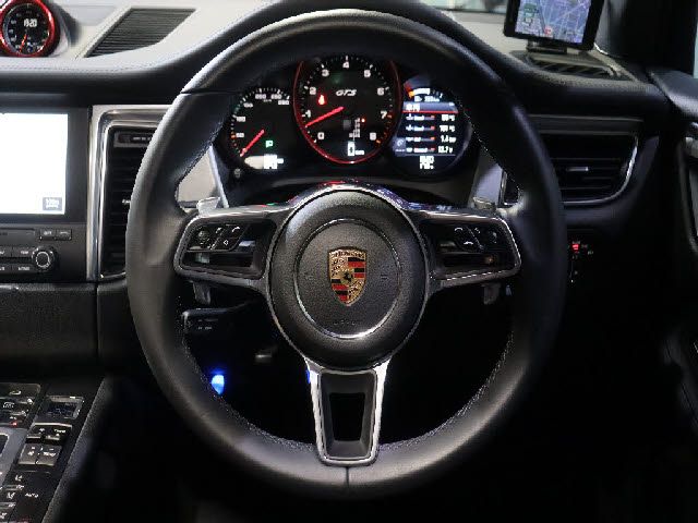 PORSCHE MACAN 2017 Image 31