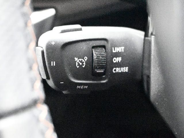 PEUGEOT 3008 2022 Image 31