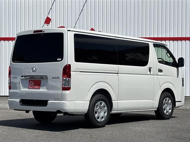 TOYOTA HIACE VAN 2WD 2025 Image 31