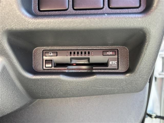 TOYOTA HIACE VAN 2WD 2025 Image 31