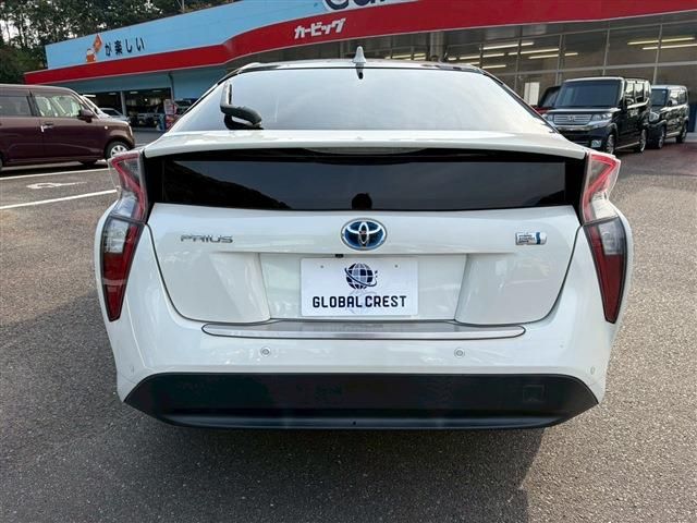 TOYOTA PRIUS 2016 Image 31