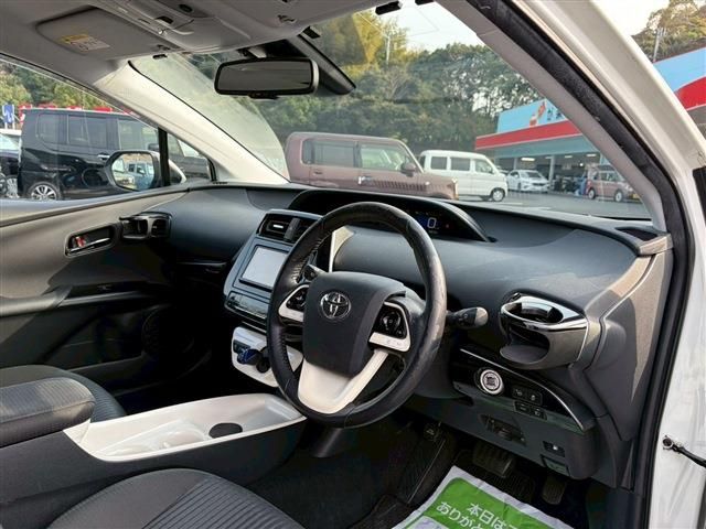 TOYOTA PRIUS 2016 Image 31