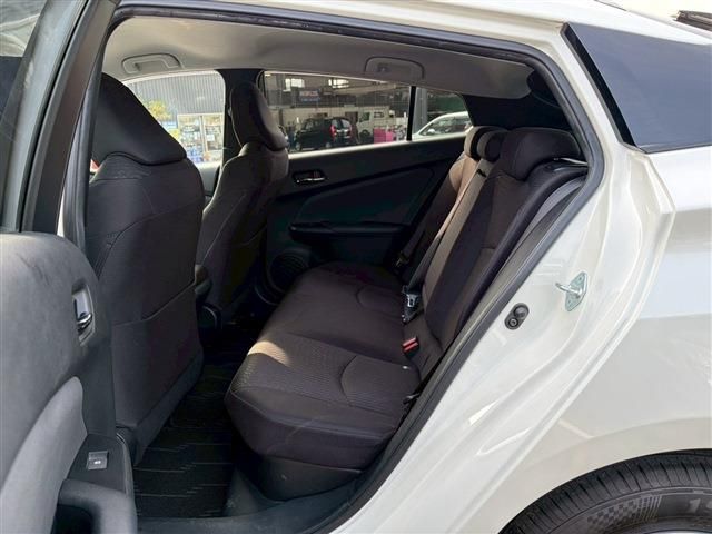 TOYOTA PRIUS 2016 Image 31