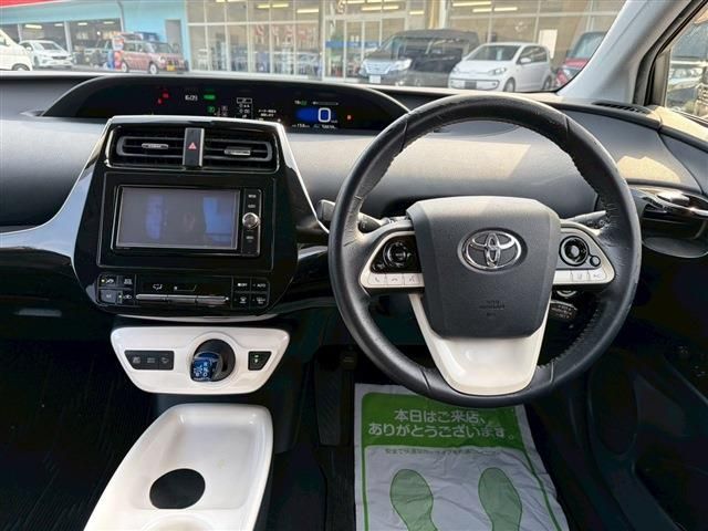 TOYOTA PRIUS 2016 Image 31
