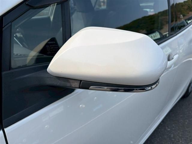 TOYOTA PRIUS 2016 Image 31