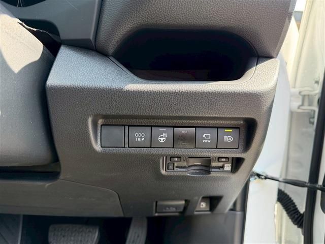 TOYOTA RAV4 HYBRID 4WD 2024 Image 31