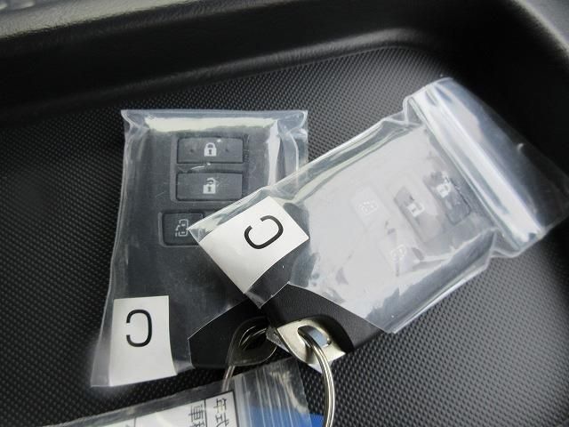 TOYOTA HIACE VAN 2WD 2025 Image 31