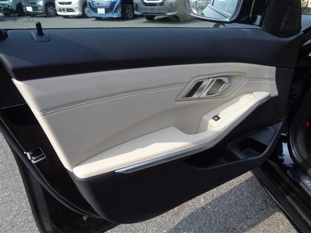 BMW 3SERIES SEDAN 2019 Image 31