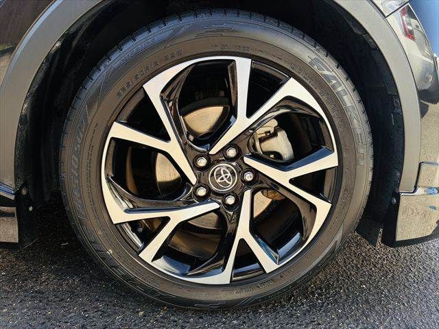 TOYOTA C-HR 2017 Image 31