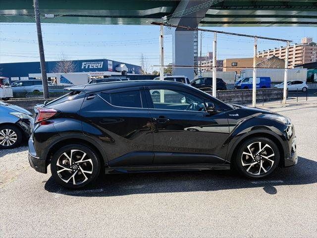 TOYOTA C-HR 2017 Image 31