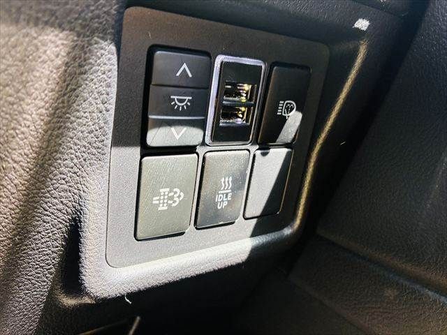 TOYOTA LANDCRUISER PRADO 2015 Image 31