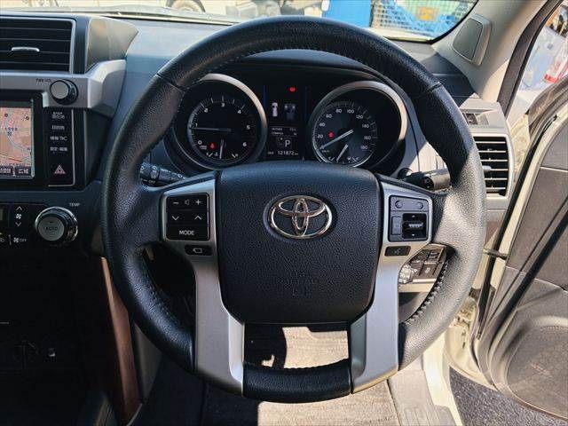 TOYOTA LANDCRUISER PRADO 2015 Image 31