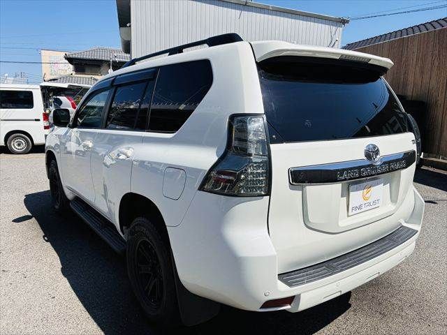 TOYOTA LANDCRUISER PRADO 2015 Image 31