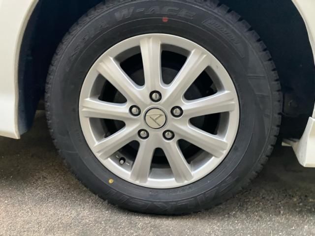 TOYOTA ISIS 2012 Image 31