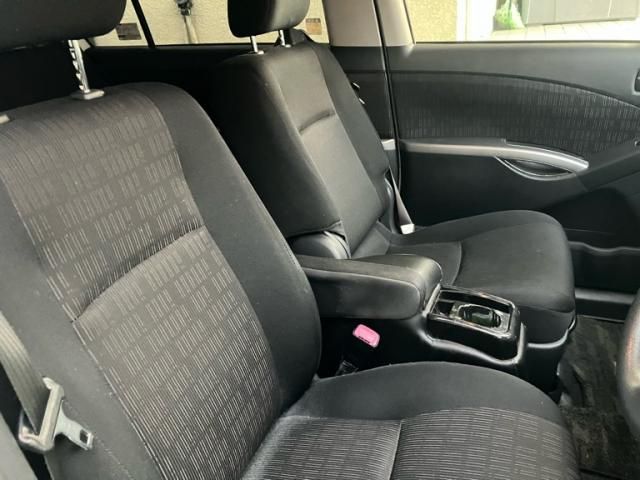 TOYOTA ISIS 2012 Image 31