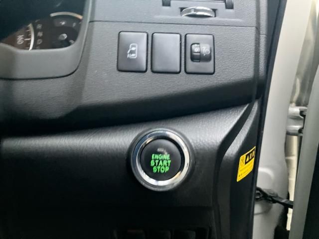 TOYOTA ISIS 2012 Image 31