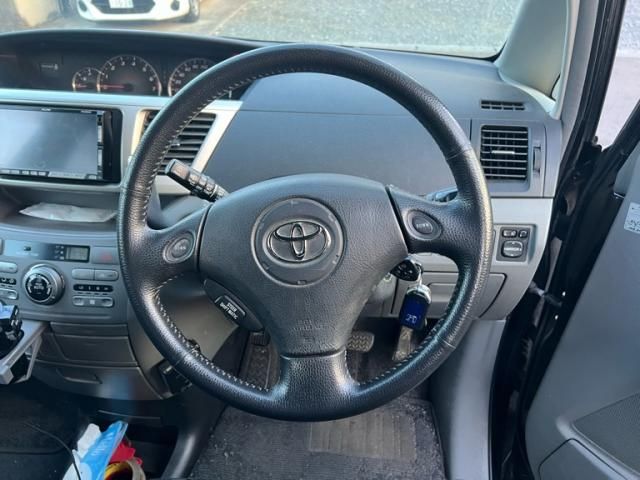 TOYOTA VOXY 2006 Image 31