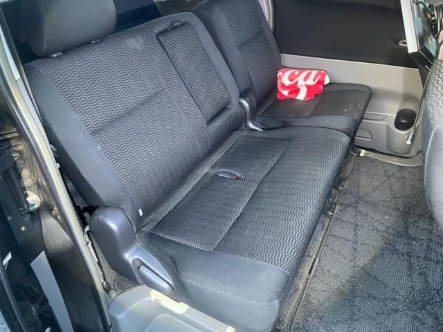 TOYOTA VOXY 2006 Image 31