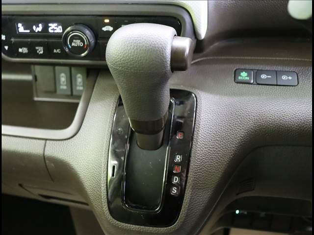 HONDA N BOX 2021 Image 31