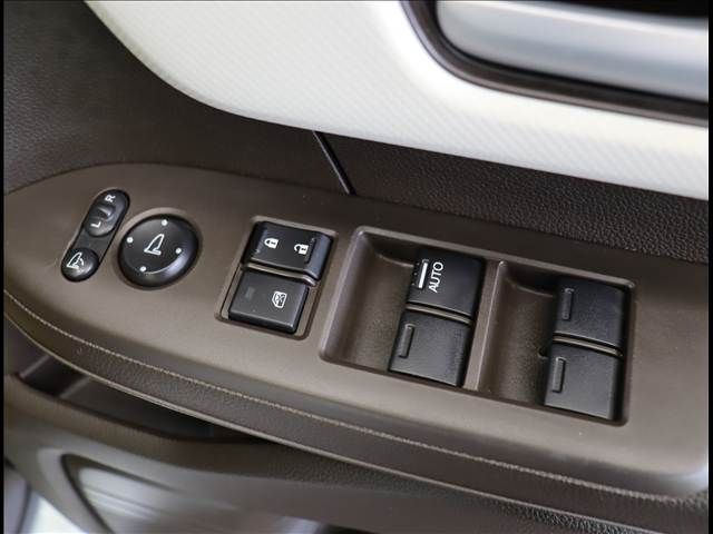 HONDA N BOX 2021 Image 31