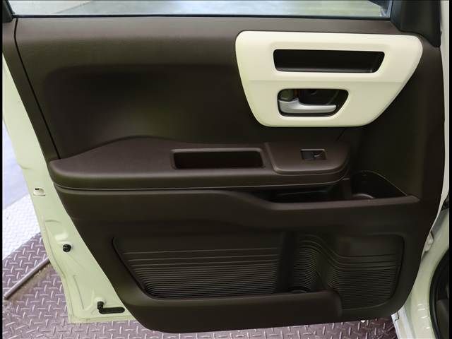 HONDA N BOX 2021 Image 31