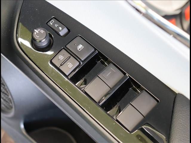 TOYOTA PRIUS 2020 Image 31