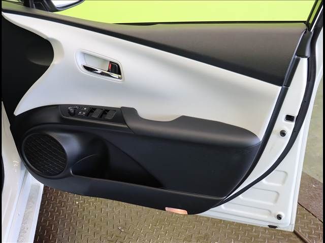 TOYOTA PRIUS 2020 Image 31