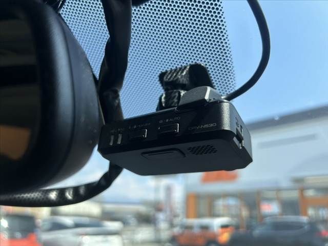 MITSUBISHI OUTLANDER PHEV 2017 Image 31