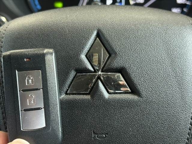 MITSUBISHI OUTLANDER PHEV 2017 Image 31