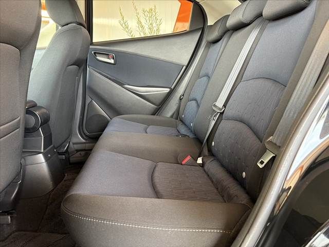 MAZDA DEMIO 2015 Image 31