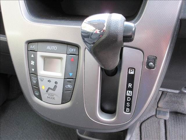 DAIHATSU MOVE CUSTOM 2013 Image 31