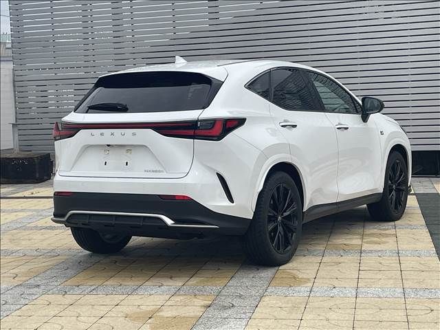 TOYOTA LEXUS NX350H 2023 Image 31