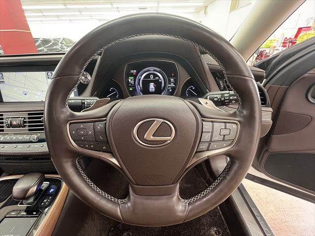 TOYOTA LEXUS LS500H 4WD 2017 Image 31