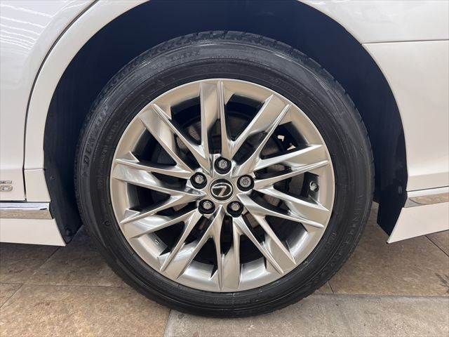 TOYOTA LEXUS LS500H 4WD 2017 Image 31