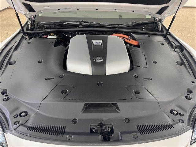 TOYOTA LEXUS LS500H 4WD 2017 Image 31