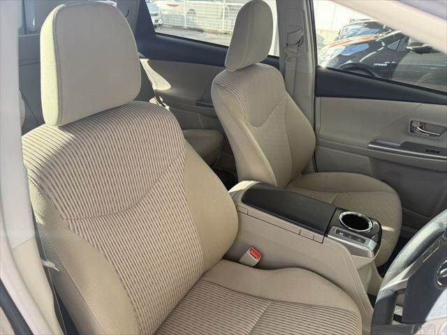 TOYOTA PRIUS ALPHA 2019 Image 31