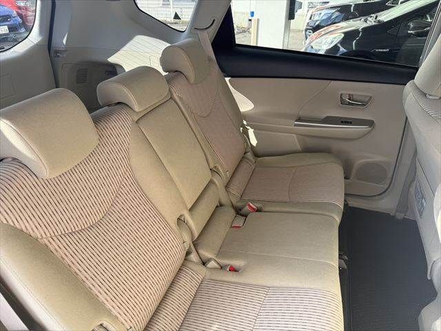 TOYOTA PRIUS ALPHA 2019 Image 31