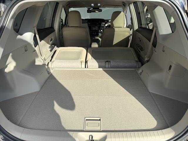 TOYOTA PRIUS ALPHA 2019 Image 31