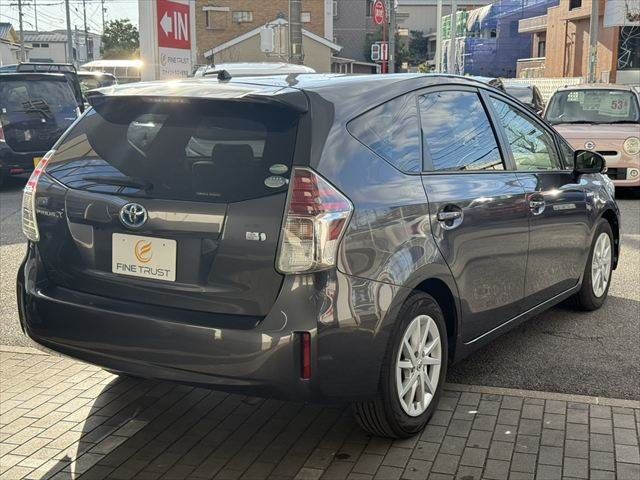 TOYOTA PRIUS ALPHA 2019 Image 31