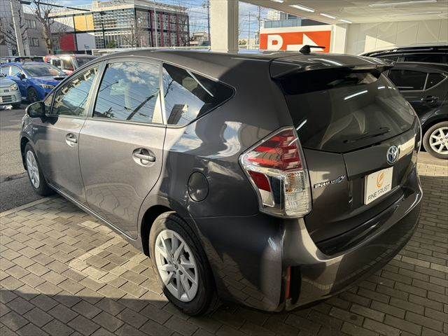 TOYOTA PRIUS ALPHA 2019 Image 31
